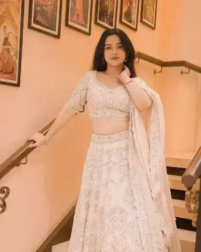 Escort Pakaur